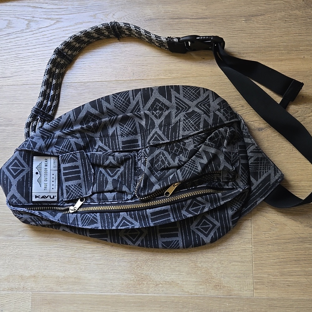 Kavu Black and Gray Tribal Sling Bag